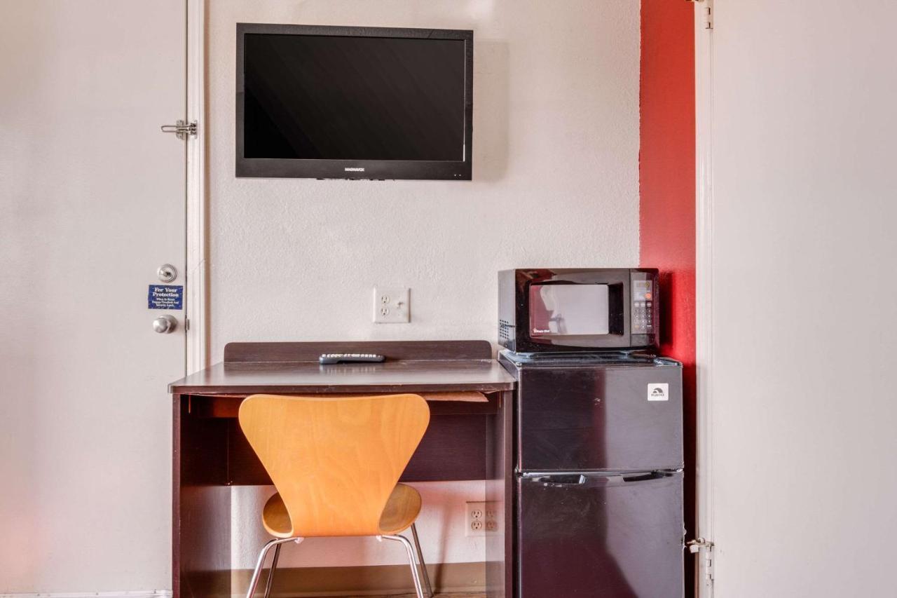 Econo Lodge Inn & Suites Терре-Хот Экстерьер фото